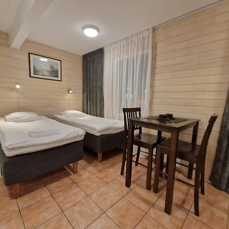 The Sleeping Bear Hotel Inari Exterior foto